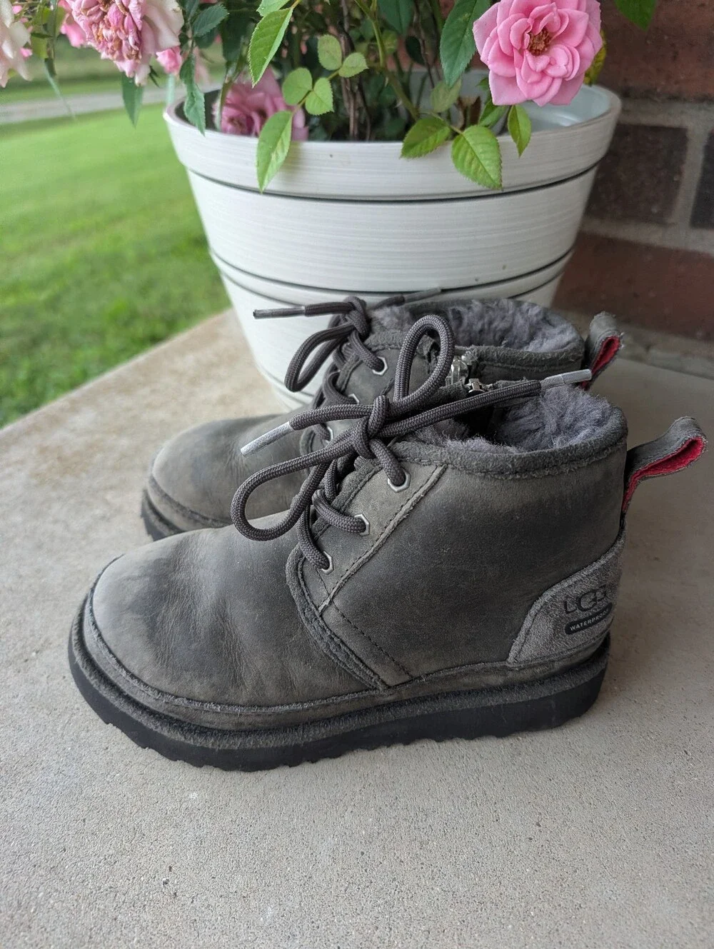 🥰EUC UGG Australia Neumel II Waterproof Lace Up Suede/Sherpa Ankle Boots, 12K